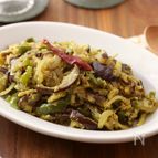 スパイスとココナッツ炒め、ミックス野菜のトーレン