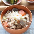 豚肉となめこと里芋のお味噌汁