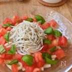 トマトと釜揚げしらすの冷やしうどん