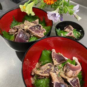 そら・ゆずの作ってみた!投稿(【鰹のねぎごまポン酢丼】5分で出来るさっぱり丼)
