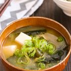 心もカラダもホッとする♪我が家の♡【わかめと豆腐のお味噌汁】
