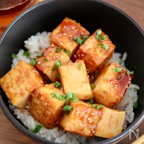 『3分で作る厚揚げユッケ丼』厚揚げだけの簡単レシピ