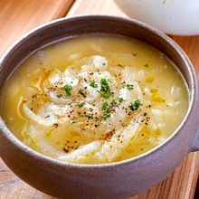 【とろとろ新玉ねぎスープ】旬の旨みがぎゅっ♡とろっと甘い♡