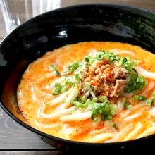 あっという間に完成！旨辛！【レンジで豆乳担々うどん】