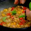 『ガパオライス』肉のうま味に野菜の彩り、香りと辛味が生む一皿の工程7