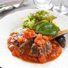 あっさり食べやすい!バジルハンバーグ フレッシュトマトソース