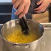 【簡単に作れてお店級の美味しさ！】濃厚な豚油そばの工程1