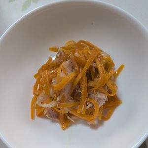 KUMIKOの作ってみた!投稿(【人参のツナサラダ】レモンでさっぱりとして美味しい。)