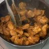【やみつき鶏カルビ丼】漬けて焼くだけ超簡単！の工程2