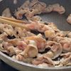 【10分で絶品！豚バラキャベツの韓国風甘辛炒め】ご飯進む！の工程2