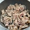10分で味しみ!【薄切り大根と豚バラの塩スープ煮】の工程1