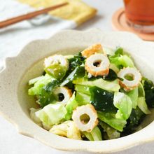 腸活に♪【春キャベツとわかめの塩麹和え】