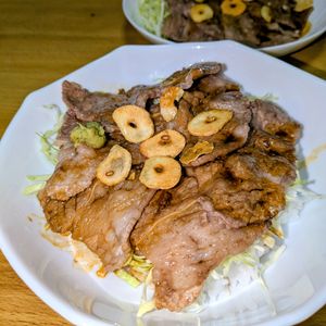 joe sanの作ってみた!投稿(【ガーリック牛焼肉丼】バター醤油タレがしみてご飯止まらない♪)