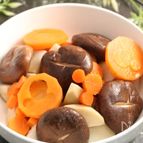 レンジで簡単御節！お煮しめ　型ぬき人参