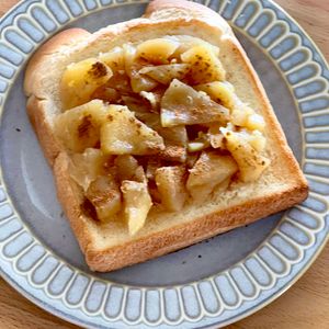 michuの作ってみた!投稿(りんごあったらこれ作ろっ！簡単美味しいアップルパイの中身♩)