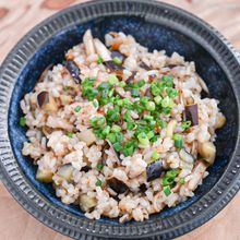肉なしでも大満足！なすとまいたけのみそチャーハン