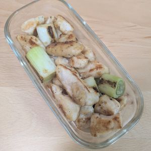 ゆいの作ってみた!投稿(ワンパン10分！【鶏むね肉と長ねぎの旨塩焼き鳥】胡麻油香る♩)