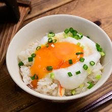 ふわふわ卵かけカニご飯「カニTKG釜飯」