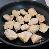 『鶏むね肉とほうれん草のカレークリーム煮』子どもも喜ぶ♡の工程2