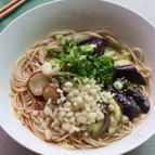 レンジで簡単！なすとたっぷり薬味のたぬきそうめん
