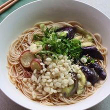 レンジで簡単！なすとたっぷり薬味のたぬきそうめん