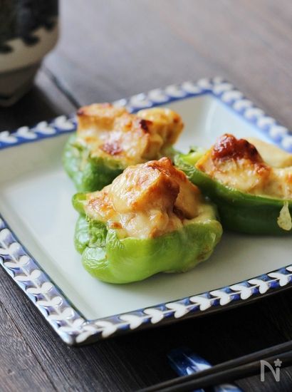 ちょい辛。厚揚げ詰めピーマンのチーズ焼き