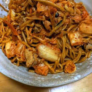 ejaの作ってみた!投稿(【豚キムチ焼きそば】包丁不要の5分調理)