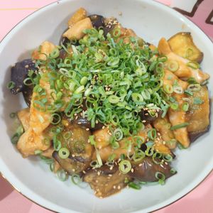 milkの作ってみた!投稿(ワンパン10分!【鶏むね肉となすの甘酢炒め】)