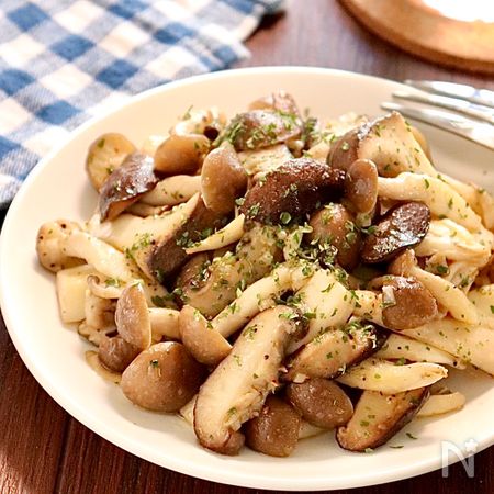 ガーリック香る 炒めて絶品 3種きのこのチーズソテー By あみん レシピサイト Nadia ナディア プロの料理家のおいしいレシピ