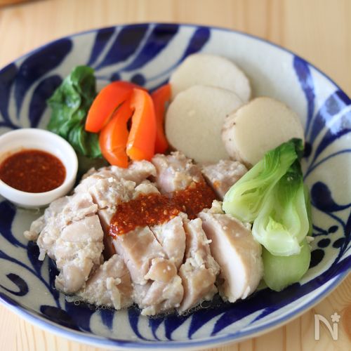せいろで作る
塩麹蒸し鶏とコチュジャンだれ