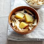 柚子こしょう仕立て♪さつま芋ときのこの味噌汁