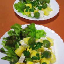 ◆パイナップルとフェタチーズのサラダ◆　仲人はオリーブ