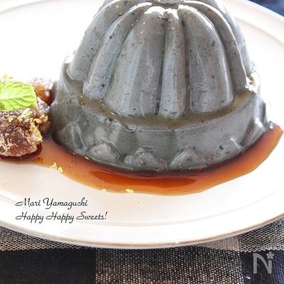 黒ゴマ豆乳プリンの黒蜜がけ