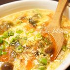 トマトとわかめのふんわり卵の中華スープ
