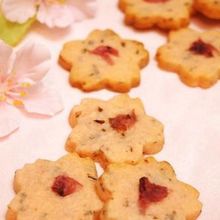 ほんのり塩味♪桜クッキー。