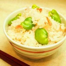 そら豆と桜えびの春ごはん。