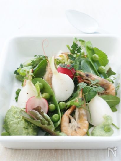 グリーンピースのペーストで頂くグリーンサラダ