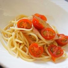 喉越し爽やか、ミニトマトと茗荷の冷製和風パスタ