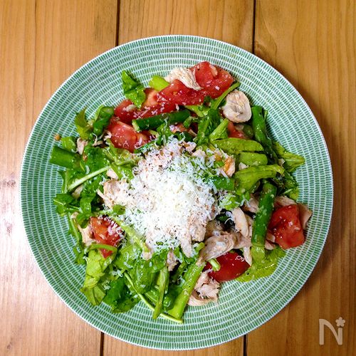 夏野菜のチーズサラダ