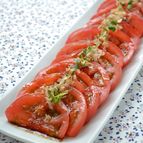 トマトのおかかにんにくしょうゆ浸し