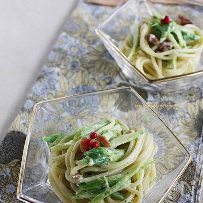 せん切りアスパラと生ハムのサラダパスタ