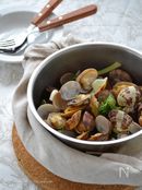 アサリのセロリ葉酒蒸し