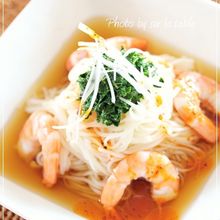 モロヘイヤと海老のそうめん