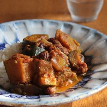 夏野菜のレーズンカレー