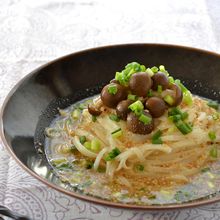 みそ仕立てぶっかけうどん