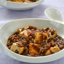 黒ごま麻婆豆腐
