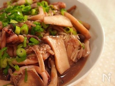 旨み抜群 きのことイカの塩麹炒め レシピサイト Nadia ナディア プロの料理家のおいしいレシピ