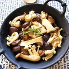 3種のきのこのガーリックハーブ添え(スペイン料理アヒージョ)