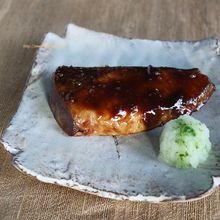 ぶりの香ばし味噌照り焼き 柚子おろし添え