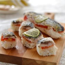 すだち仕立てさんまの洋風棒寿司